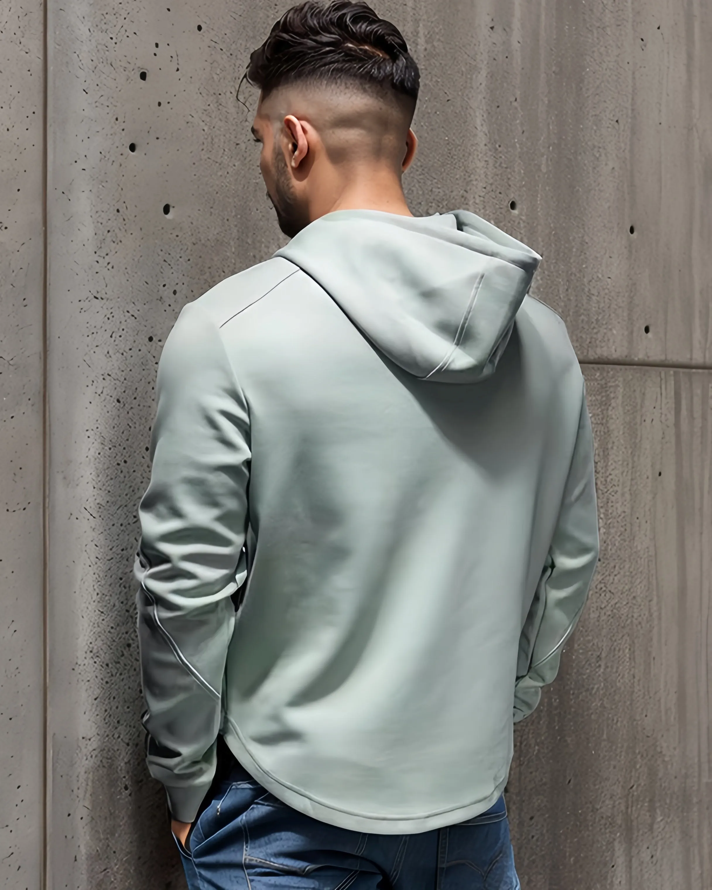 Kore Curve hem  Muscle fit  Hoodie Workout Heat Tech Gear